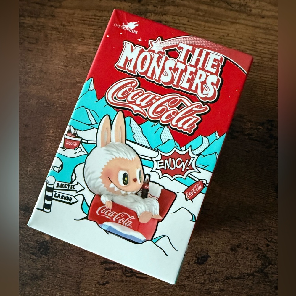 Labubu Coca Cola- Rare and Authentic Mint Condition (COMES WITH A FREE GIFT)